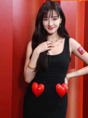 美胸大长腿