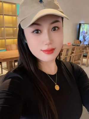 美女健身教练