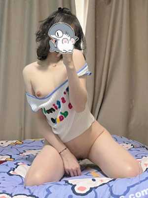 反差小母狗