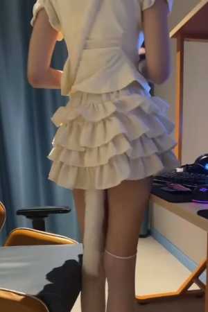 高颜值嫩妹