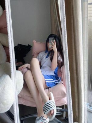 四川女大学生