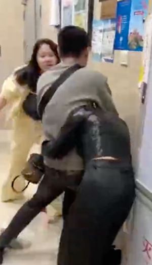 现场撕扯激烈