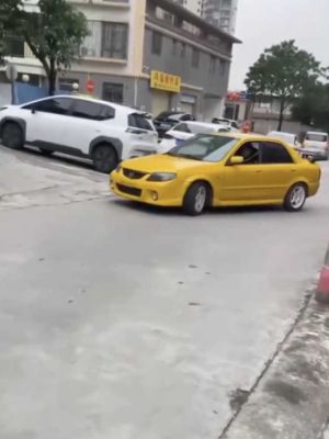 情侣飙车死亡