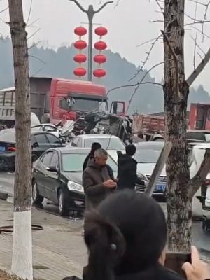 四川巴中车祸