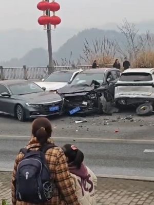 货车失控