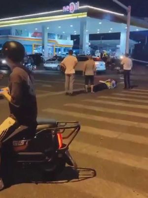 群众惨死