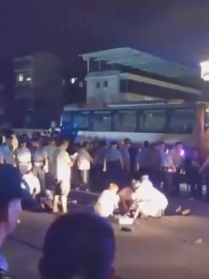 群众惨死