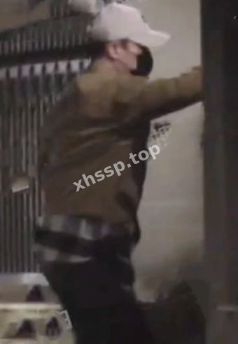 狗仔偷拍
