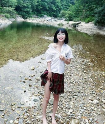 眼镜妹子