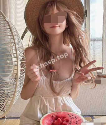 微乳翘臀