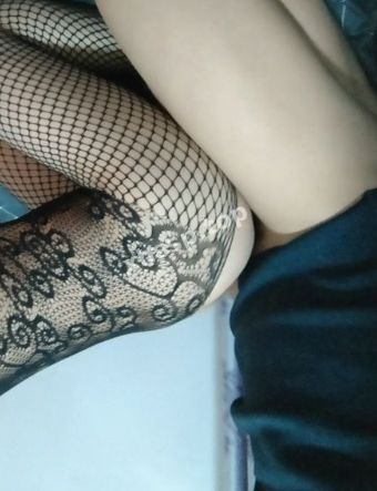 开裆黑丝