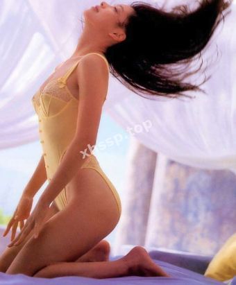 坚挺乳房