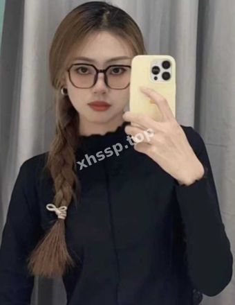 反差眼镜妹
