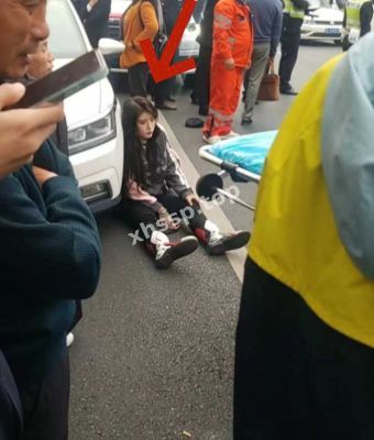 女骑士翻车
