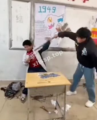 拖把打脸
