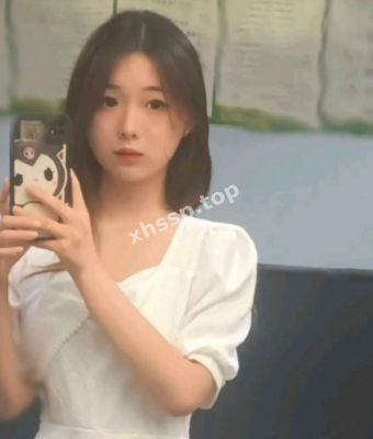 巨乳学生妹