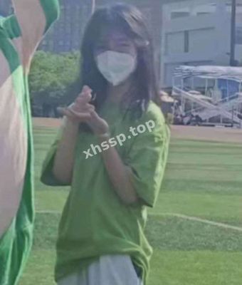 甜美学生妹