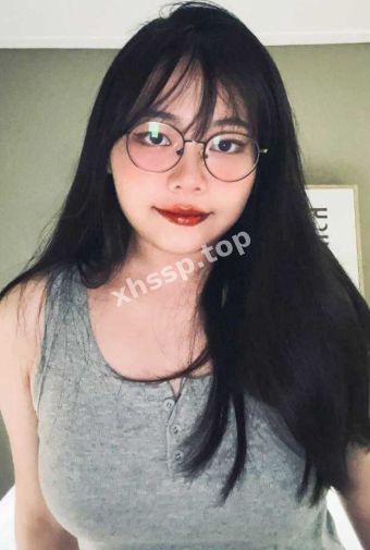 丰满女大学生