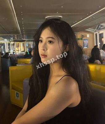 21岁女大学生