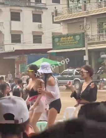 波贝街裸舞