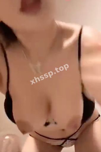 妩媚笑笑