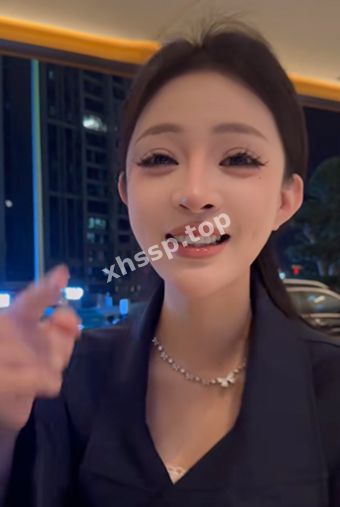 玲珑曲线身姿