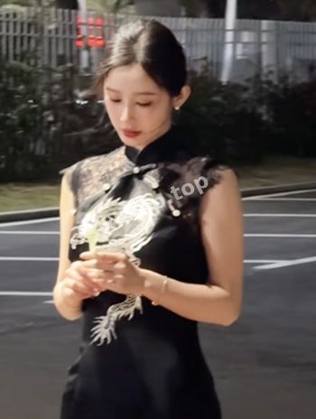 开裆黑丝