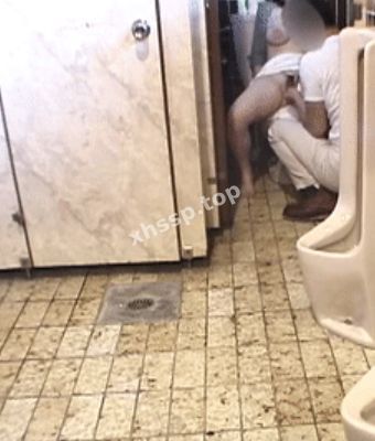 卫生间私会