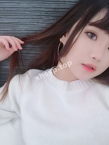 白嫩学妹