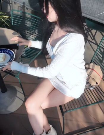 女同