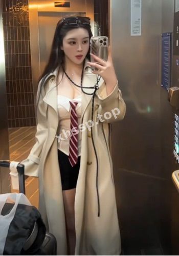巨乳丰臀